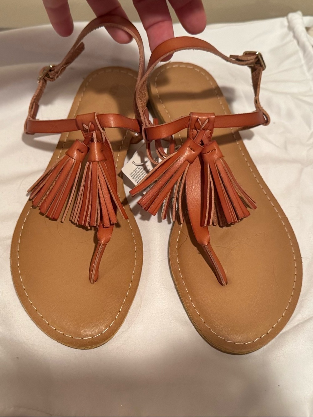 NWT Old Navy Women’s Tassel Thong Sandals in Cognac, Size 9